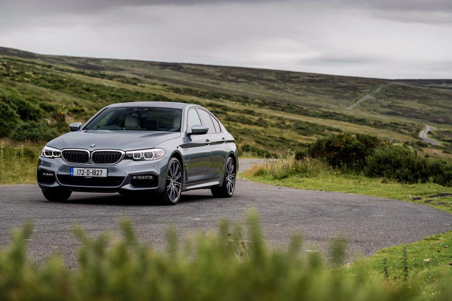  BMW 530e M Sport (G30) 2017 года  (UK) (фото 16 из 40)